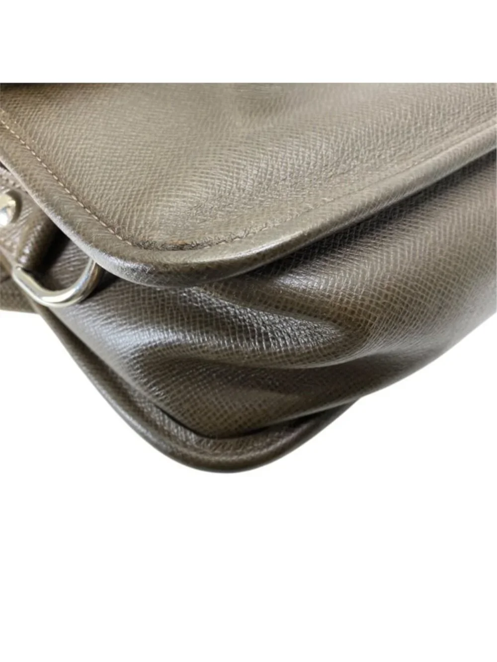 Louis Vuitton Are Creasing Shoulder Bag Taiga Leather Brown Lightweight